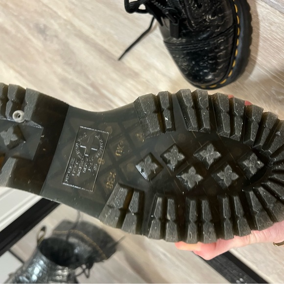 RARE Dr. Martens Sinclair embossed wild croc platform boot - Picture 3 of 5